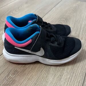 Girls Nike Revolution 4 Sneakers Size 13C
